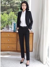 女式短款一?？畚餮b